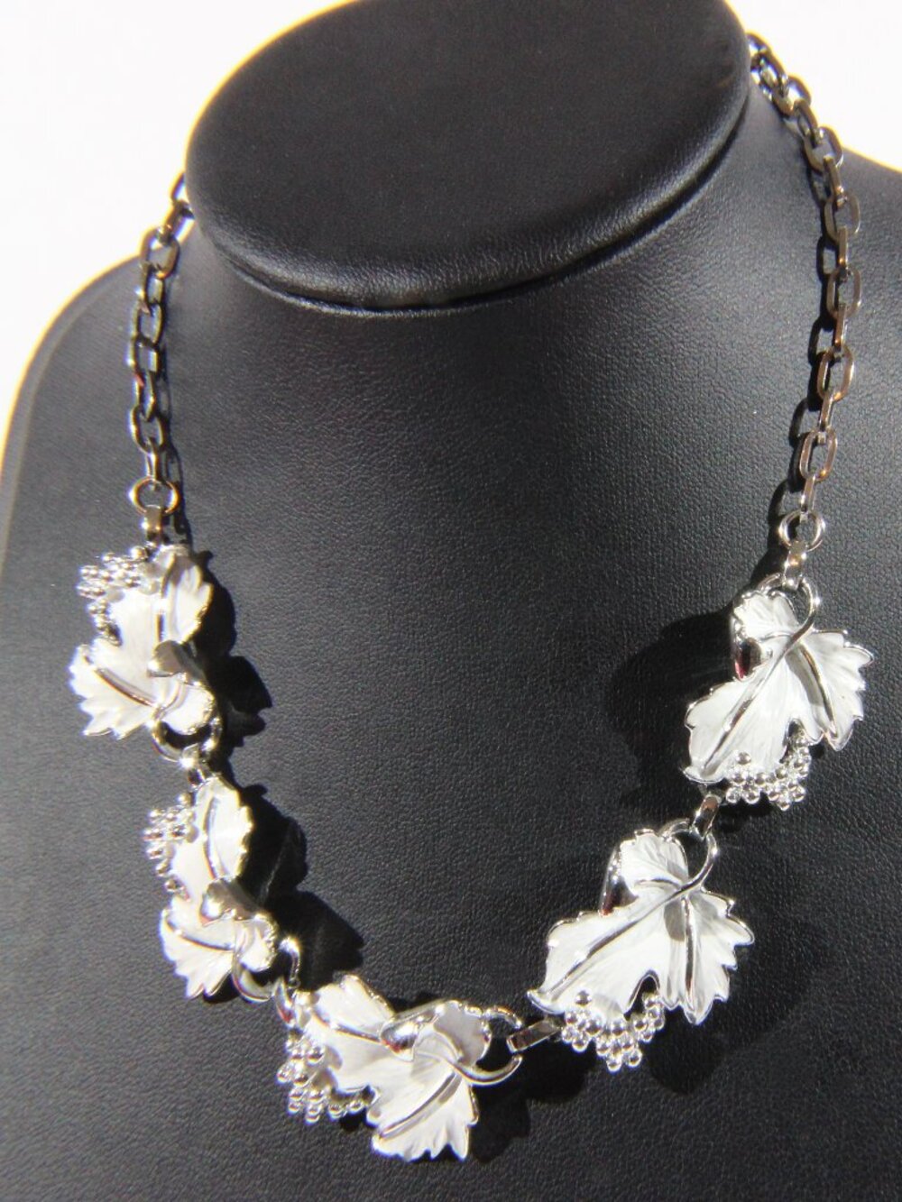 Vintage Sarah Coventry (1954 Collection Whispering Leaves) Silver-Tone Necklace